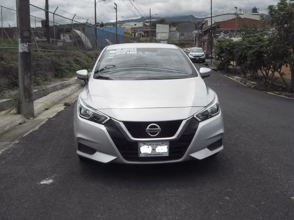 Nissan Versa 2022 Automatico Sedan