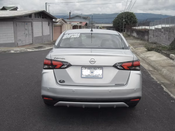 Nissan Versa 2022 Automatico Sedan