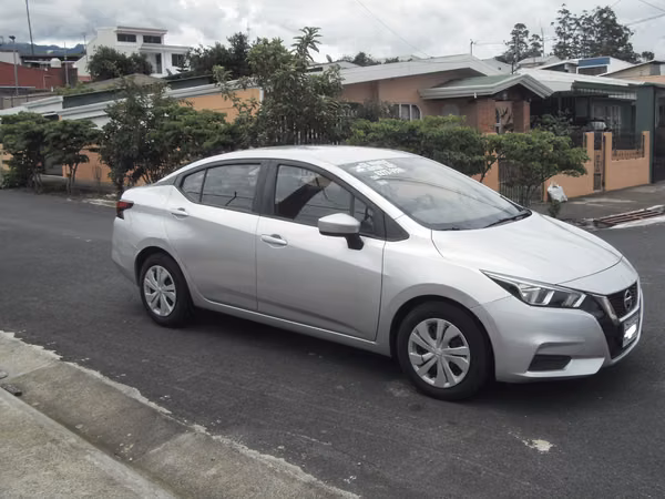 Nissan Versa 2022 Automatico Sedan