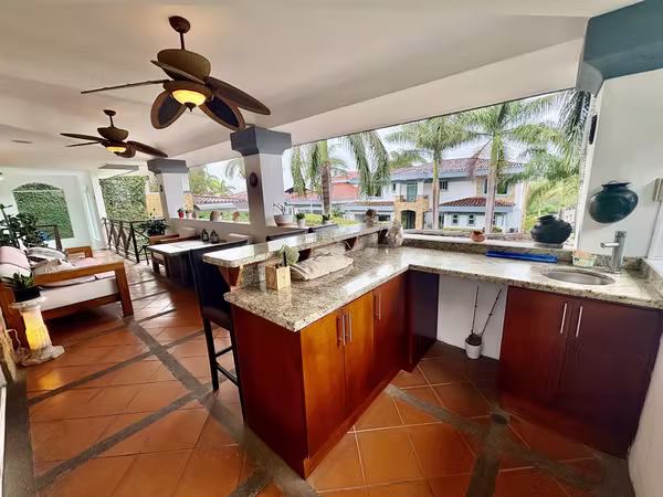 GUACHIPELIN ESCAZU! CASA ESTILO MEDITERRANEO  4 HAB + SERVICIO Y PISCINA PRIVADA
