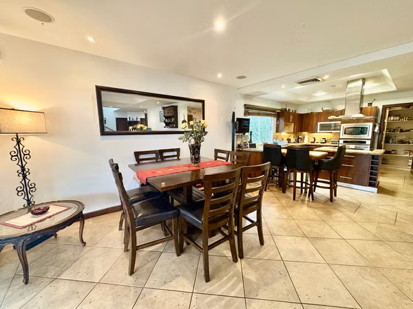 GUACHIPELIN ESCAZU! CASA ESTILO MEDITERRANEO  4 HAB + SERVICIO Y PISCINA PRIVADA