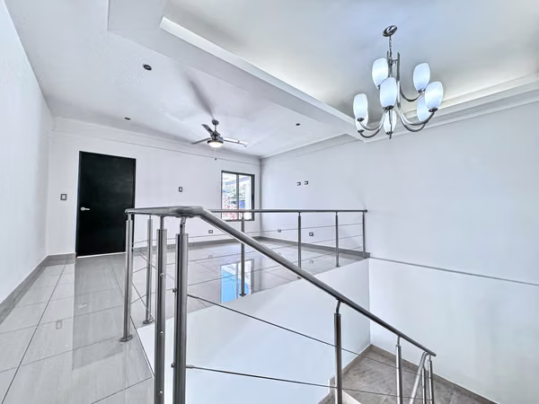 Casa Hilltop 5 bedroom home in Guachipelin