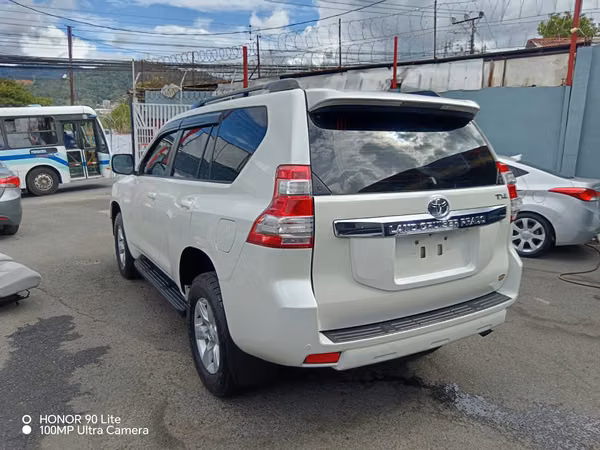 Toyota land cruiser prado