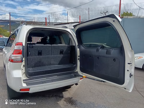 Toyota land cruiser prado