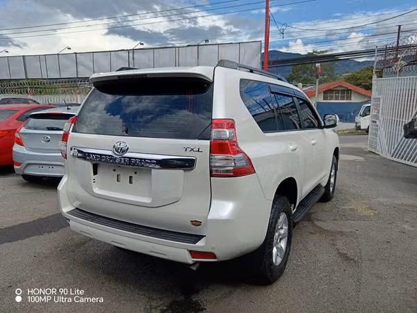Toyota land cruiser prado