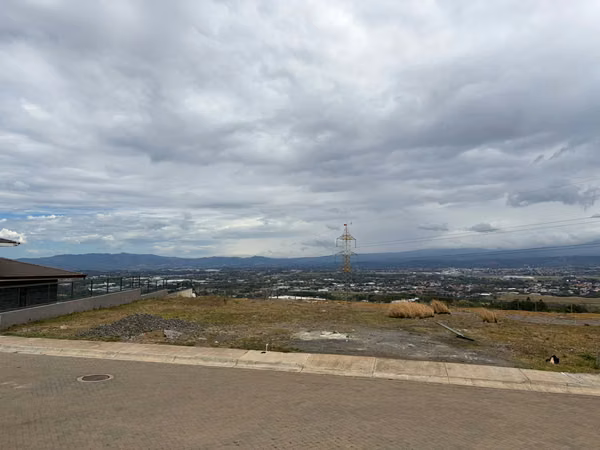 SE VENDE LOTE EN CONDIMION LOMAS 2370 GUACHIPELIN – ESCAZÚ FV