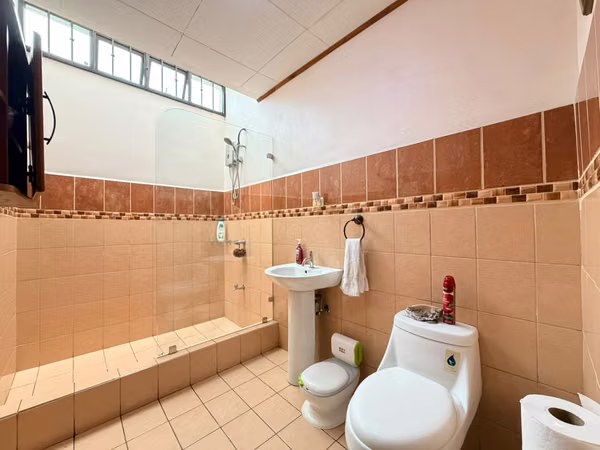 GANGA VENTA DE CASA EN ROHRMOSER 3 HABITACIONES