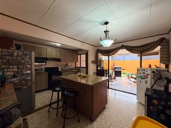GANGA VENTA DE CASA EN ROHRMOSER 3 HABITACIONES