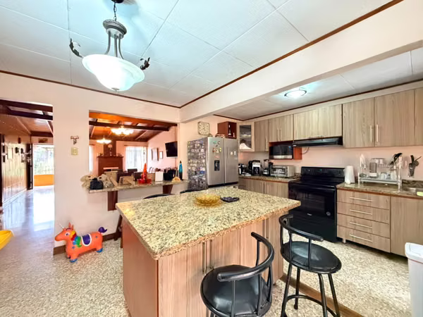 GANGA VENTA DE CASA EN ROHRMOSER 3 HABITACIONES