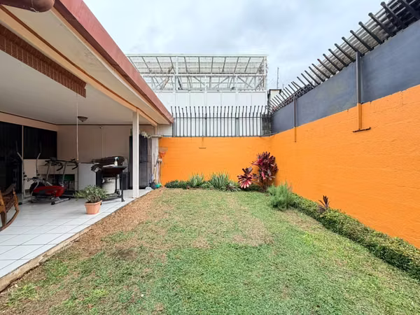 GANGA VENTA DE CASA EN ROHRMOSER 3 HABITACIONES
