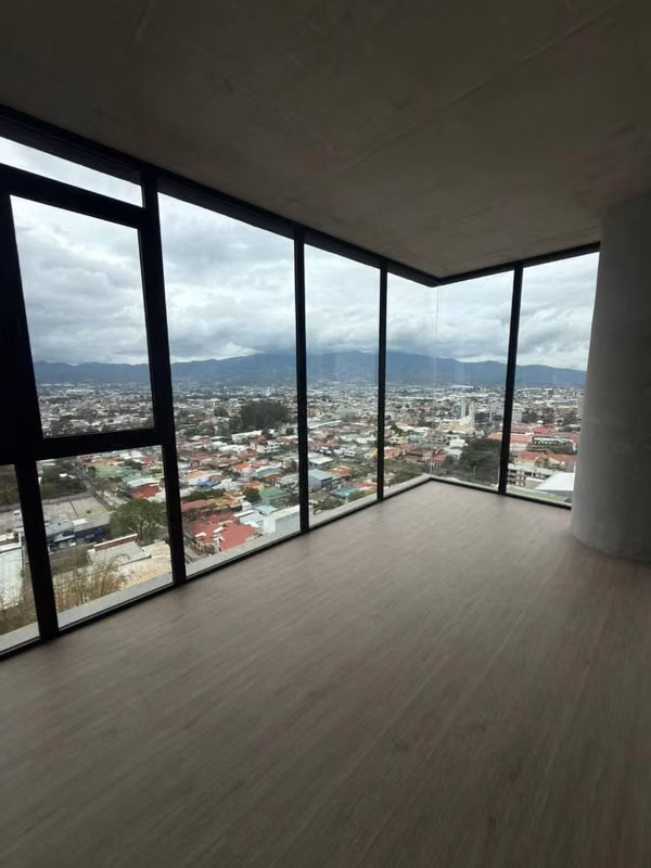 Alquiler de Apartamento  2 hab -2 parqueos , en  Secrt Escalante piso 15 Vista atardecer