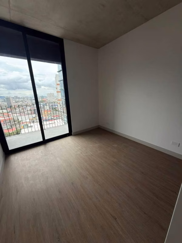 Alquiler de Apartamento  2 hab -2 parqueos , en  Secrt Escalante piso 15 Vista atardecer