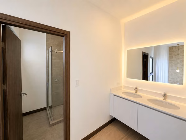 ALQUILER DE CASA NUEVA EN SANTA ANA URBANO
