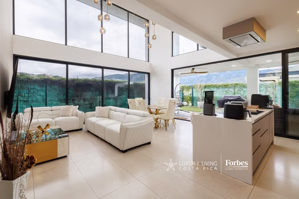 21423 - Modern house, 4 bedrooms, office, terrace and pool in Vista Real