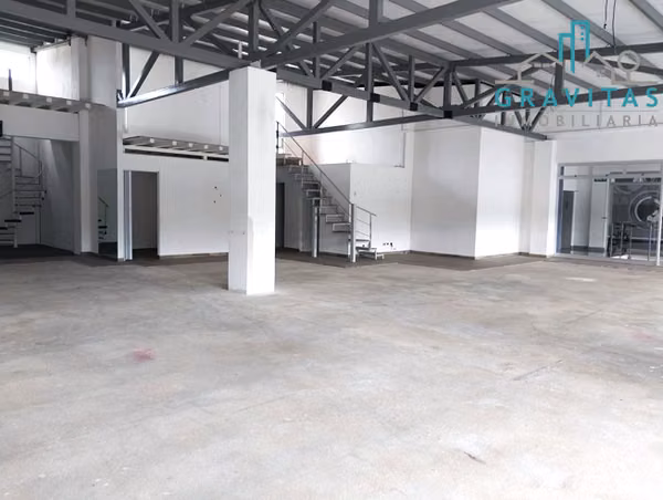 Locales en alquiler en Pinares (En plaza comercial) ID 1676