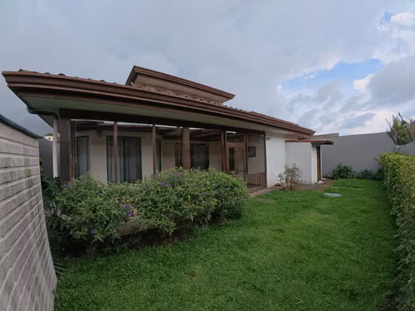 VENTA CASA LUJO SANTO DOMINGO DE HEREDIA