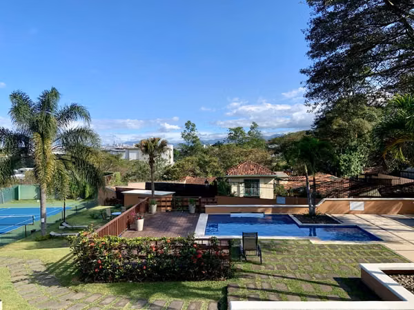 Casa en venta en Guachipelin Norte, increíbles áreas comunes !!!