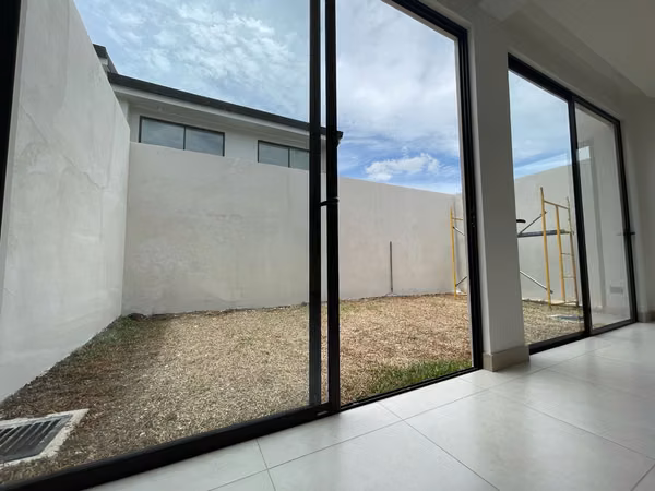 ALQUILER DE HERMOSA CASA PARA ESTRENAR EN LINDORA