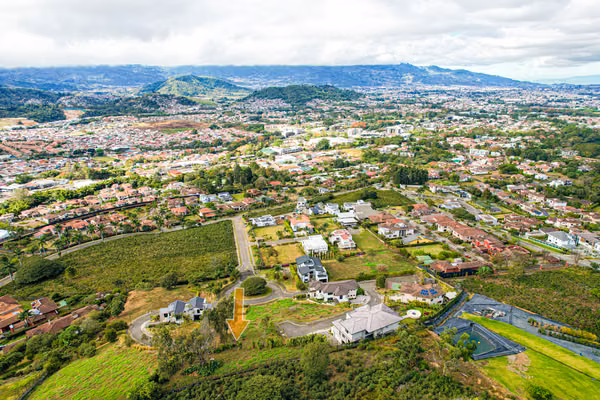 Lote con increíble vista en Colinas de Montealegre SSD