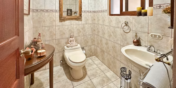 Venta casa familiar de 2 niveles con oficina y jardín, Sanchez. (CT)