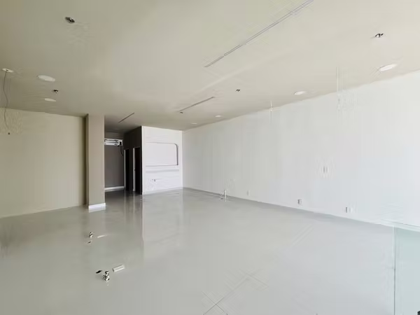 Local comercial Santa Ana seguridad parqueo