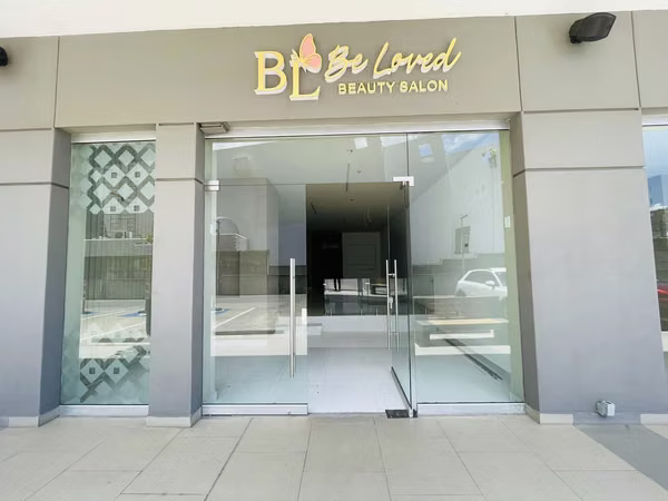 Local comercial Santa Ana seguridad parqueo