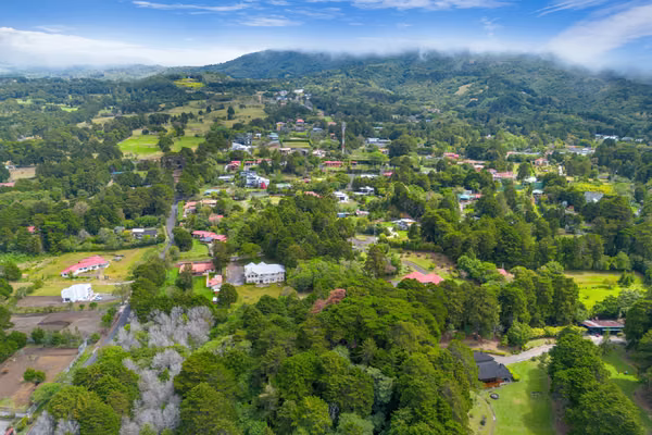 Lote plano en Residencial El Castillo – San Rafael de Heredia