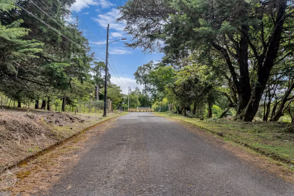 Lote plano en Residencial El Castillo – San Rafael de Heredia