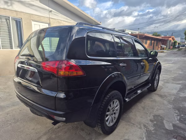 Mitsubishi nativa