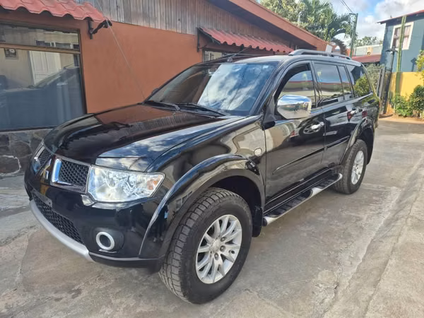 Mitsubishi nativa