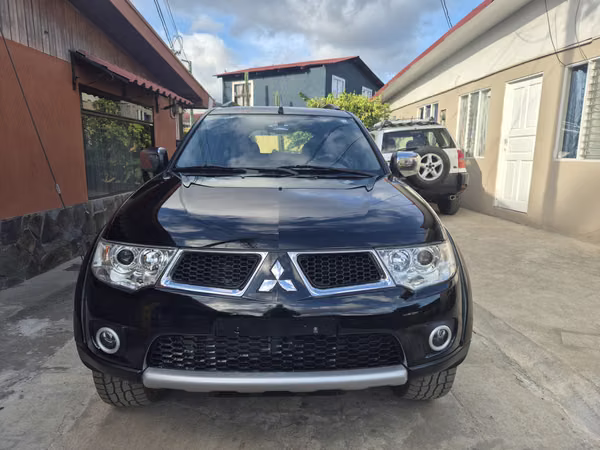 Mitsubishi nativa