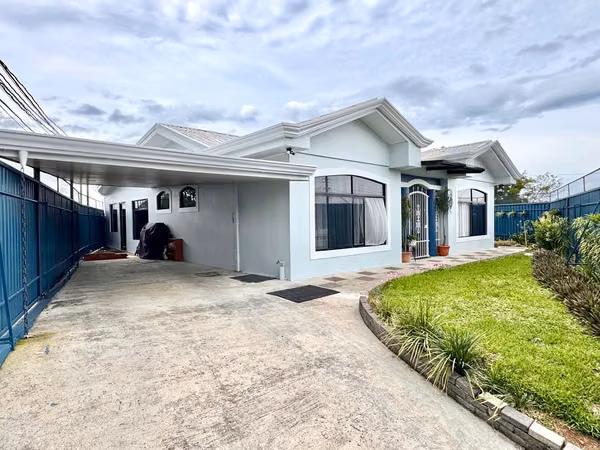 5 min from Grecia Centro-Spacious 5 bed one level home-Barrio Latina