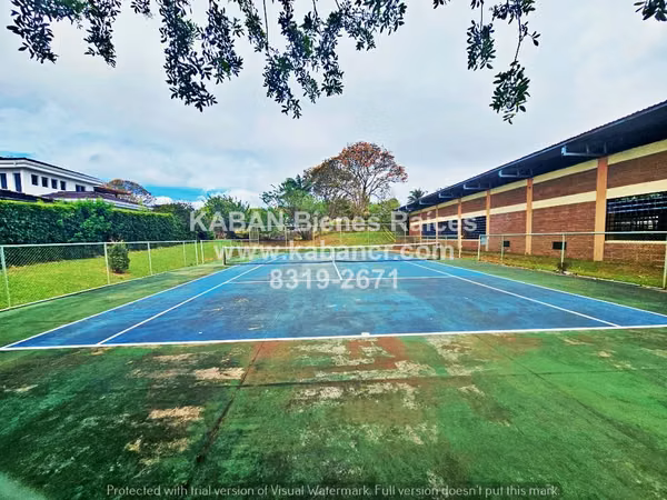 Se vende terreno premium en exclusivo condominio de Heredia