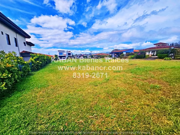 Se vende terreno premium en exclusivo condominio de Heredia