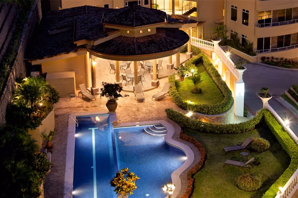 Beautiful Horizonte, bright-120m2, furnished, 2 hab, 2 bathrooms, balcony, amenities.