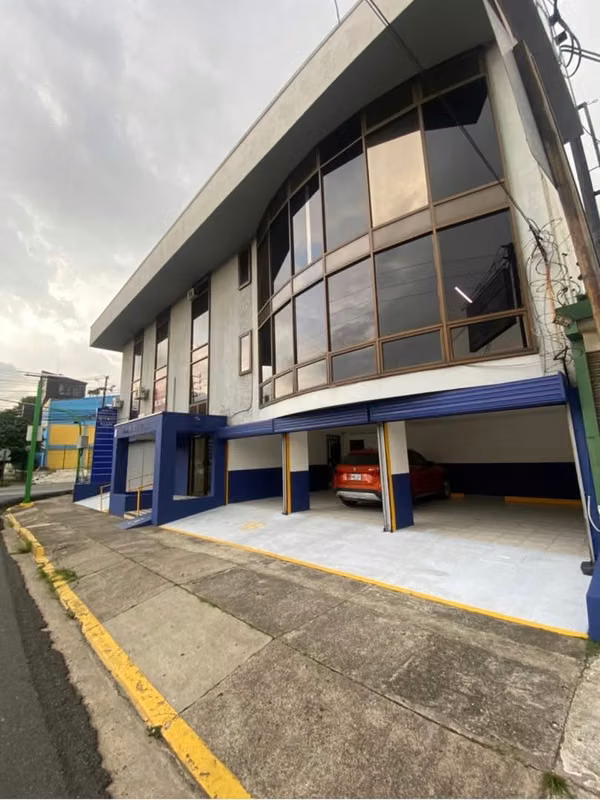 Oficina en Alquiler Cerca de Torre Mercedes, San José