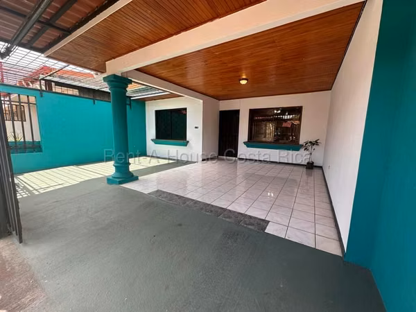 Oportunidad: Casa en El Coyol de Alajuela, Residencial Privado