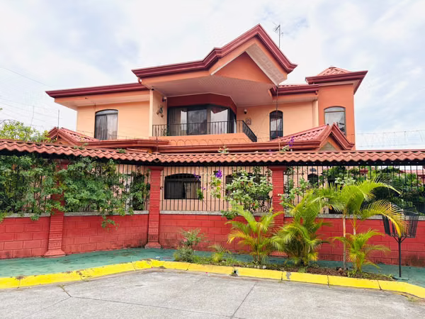 CASA CON LOTE GRANDE EN VENTA, ALAJUELA, GRECIA, RESIDENCIAL