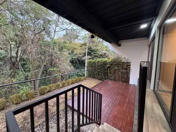 Casa Contemporánea en Venta | Condominio 527, Los Laureles, Escazú