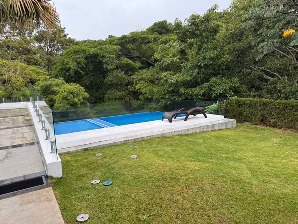 Casa Contemporánea en Venta | Condominio 527, Los Laureles, Escazú