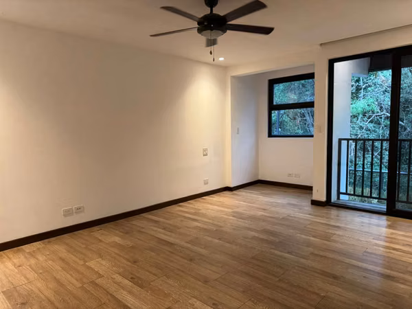 Casa Contemporánea en Venta | Condominio 527, Los Laureles, Escazú