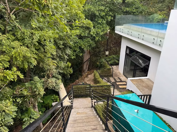 Casa Contemporánea en Venta | Condominio 527, Los Laureles, Escazú