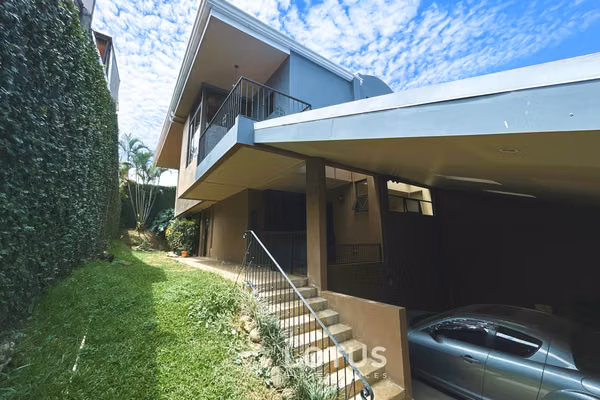 Casa en Residencial Altos de Ayarco, Lomas de Ayarco, Cod. AJ050