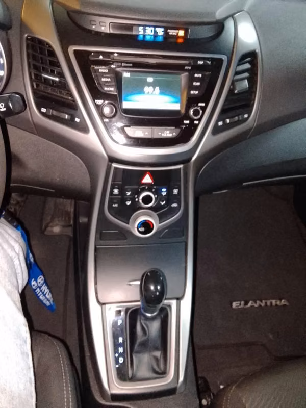 HYUNDAI ELANTRA 2015