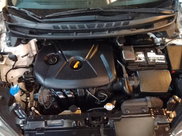 HYUNDAI ELANTRA 2015