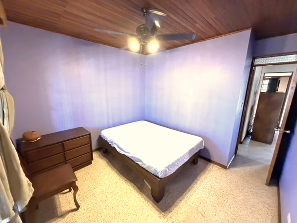 Casa en Venta en Alajuela, Villa Bonita. Con Apto Independiente y Gran Terreno — Oportunidad Única