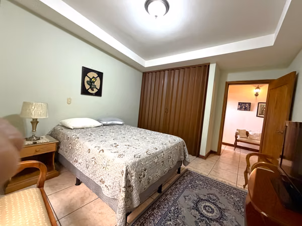 VENTA Casa Exclusiva en Curridabat en Altamonte. Un Nivel, Jardín Amplio y 4 Hab y Ubicación Premiun