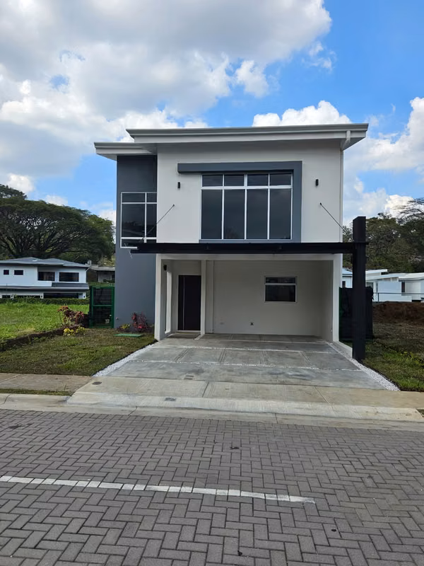 STUNNING DETACHED HOME IN A GATED COMMUNITY IN SAN ANTONIO DE BELÉN