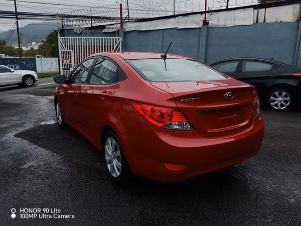 Hyundai accent