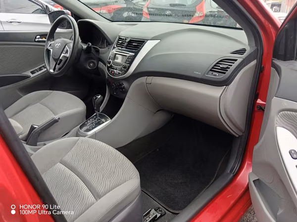 Hyundai accent